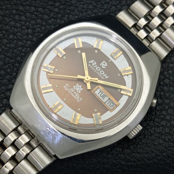 Vintage 1986 Ricoh Automatic Mens Silver Watch W/daydate & Brown accents - Picture 6 of 10